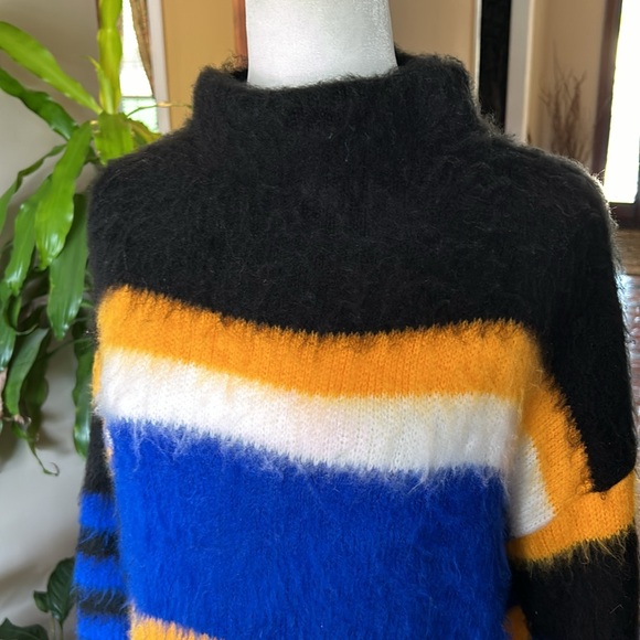 Abound NWT Colorblock Fuzzy Funnel neck Sweater szM - Picture 4 of 12